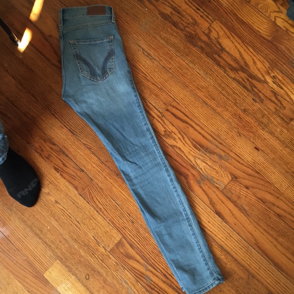 HOLLISTER size 0short jeans - Picture 4 of 6
